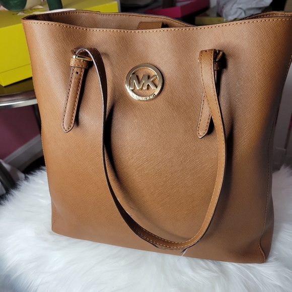 Michael Kors Handbags - Micheal Kors Tote